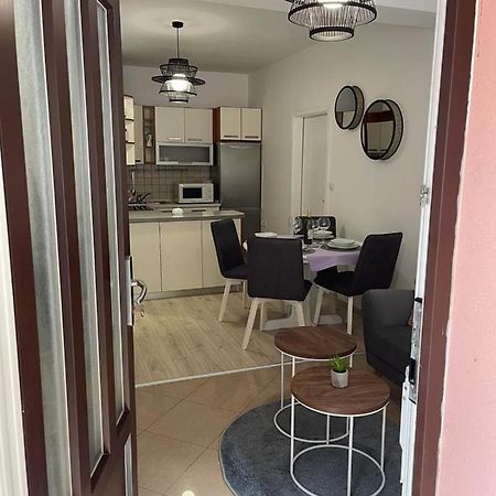 Apartments Lovro ลอฟราน ภายนอก รูปภาพ