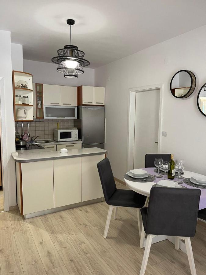 Apartments Lovro ลอฟราน ภายนอก รูปภาพ