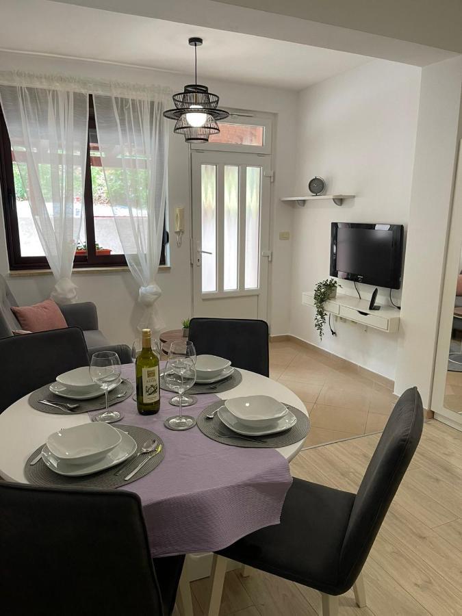 Apartments Lovro ลอฟราน ภายนอก รูปภาพ