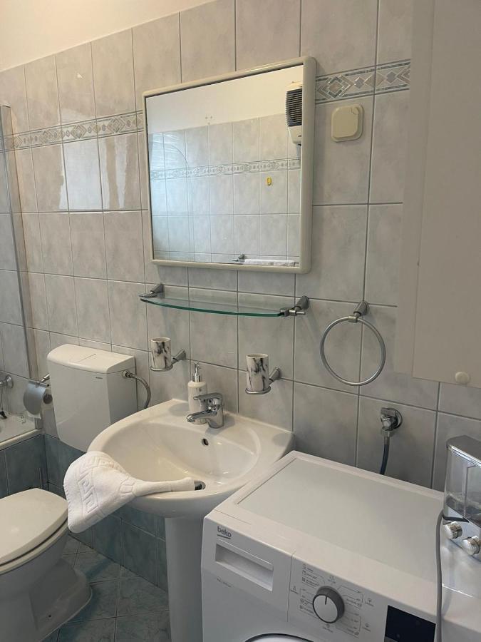 Apartments Lovro ลอฟราน ภายนอก รูปภาพ