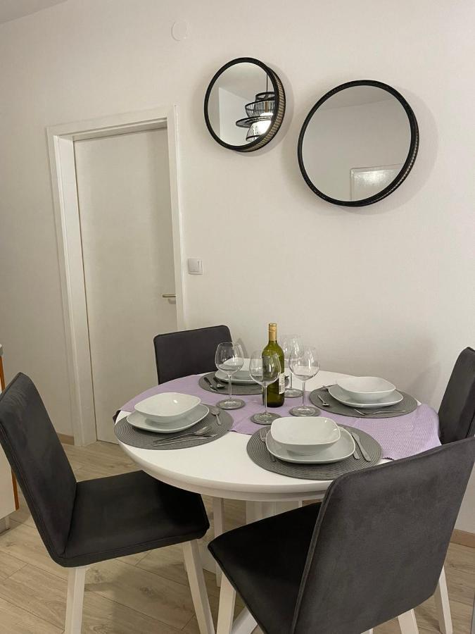 Apartments Lovro ลอฟราน ภายนอก รูปภาพ