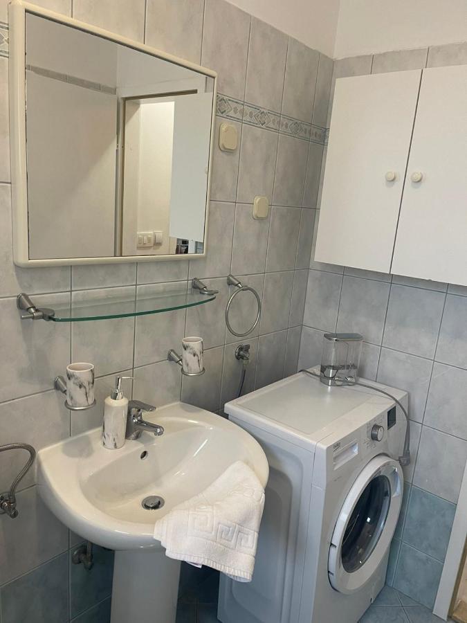 Apartments Lovro ลอฟราน ภายนอก รูปภาพ