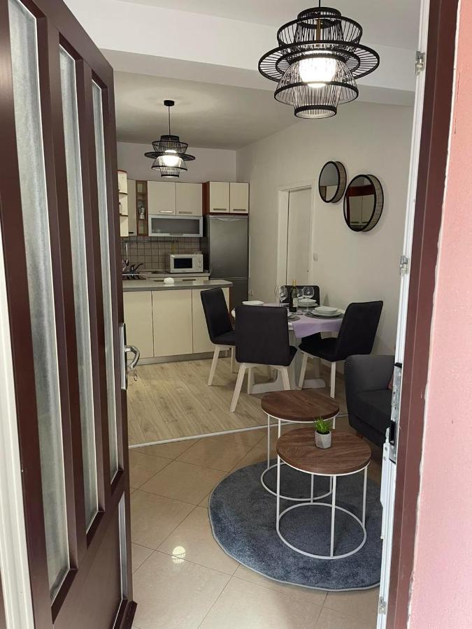 Apartments Lovro ลอฟราน ภายนอก รูปภาพ