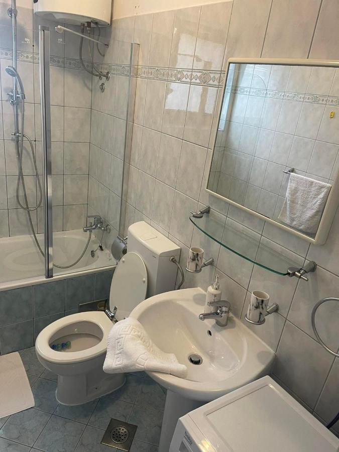 Apartments Lovro ลอฟราน ภายนอก รูปภาพ